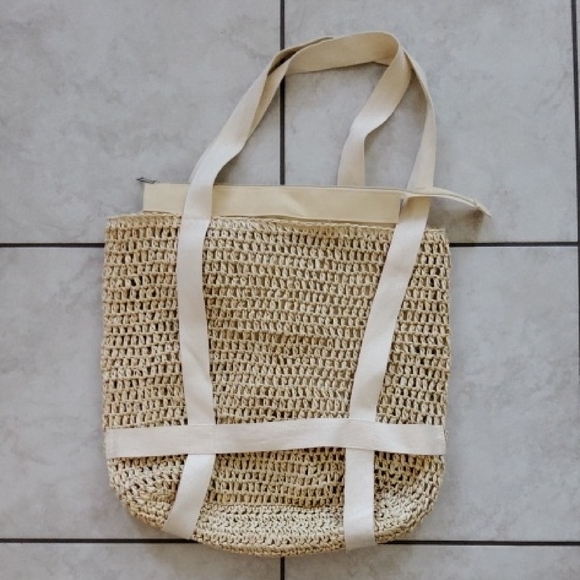 Stylish Cream Woven Tote Bag - Picture 2 of 2